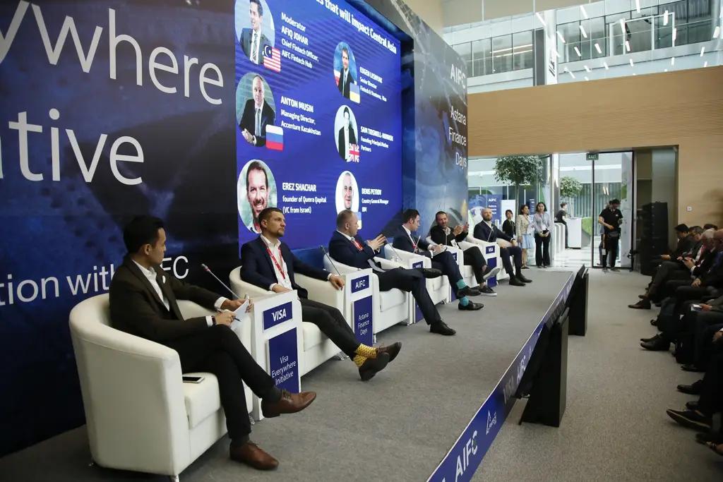 Две команды из Кыргызстана прошли в финал Visa Everywhere Initiative