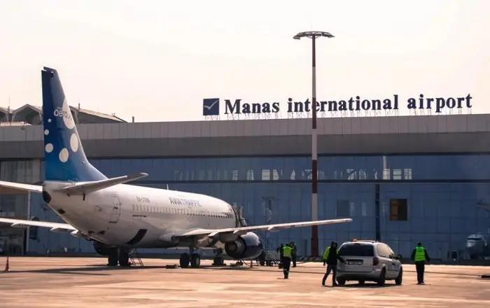 Таможенники вымогали деньги у пассажиров международных рейсов