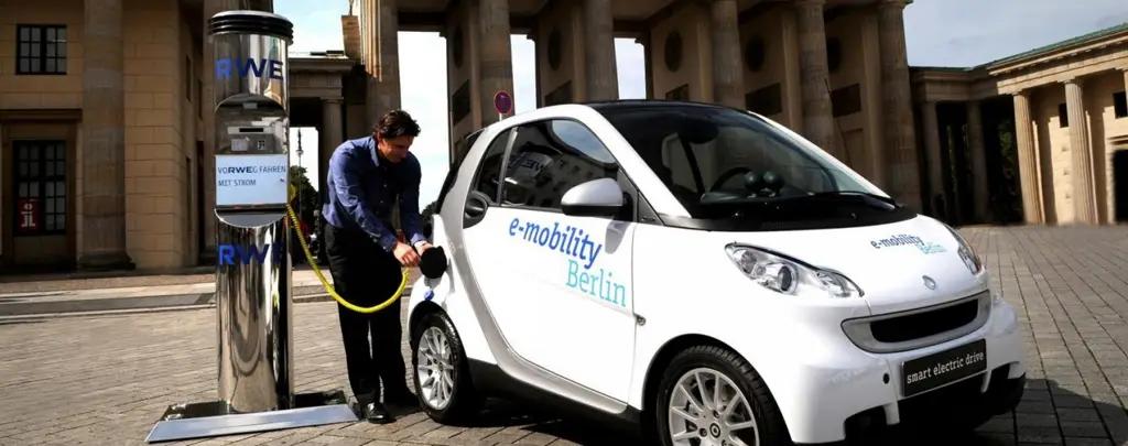 Германия откажется от автомобилей с двигателем внутреннего сгорания