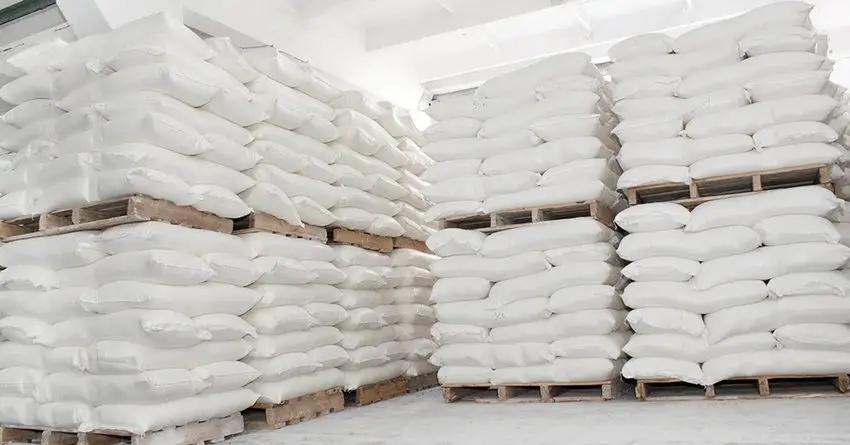 В КР прибыла гумпомощь с истекающим сроком годности