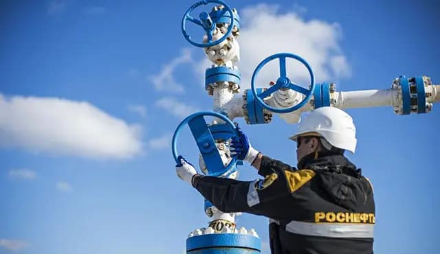 Кто выиграет от заморозки добычи нефти