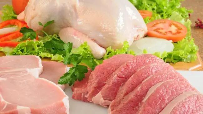 В Кыргызстане самые высокие цены на свинину и птицу в ЕАЭС