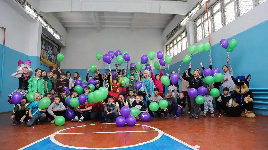 Компания MegaCom поздравила юных кыргызстанцев с Днем защиты детей