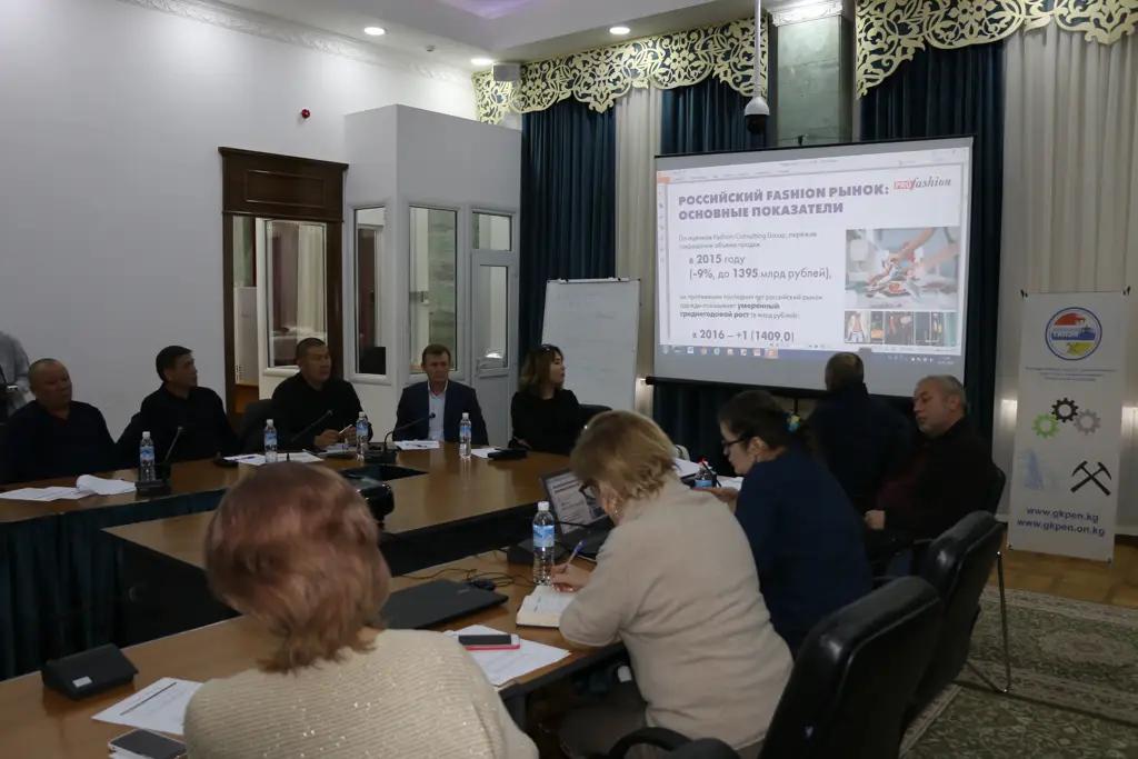 Швейникам КР рассказали о российском fashion-рынке