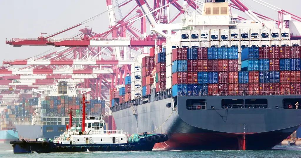 За три года торговый оборот между ЕАЭС и США сократился на четверть, с Евросоюзом – на 40%