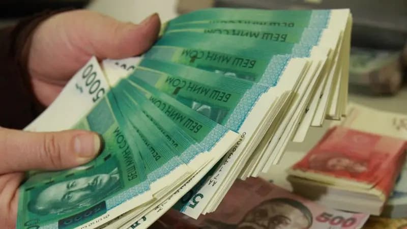 По итогам 11 месяцев профицит операционных доходов бюджета составил 23.7 млрд сомов
