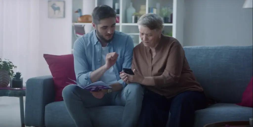 Tele2 предлагает перевести бабушку в интернет