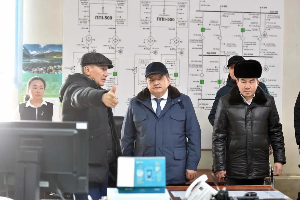 Глава кабмина ознакомился с работой Токтогульской ГЭС