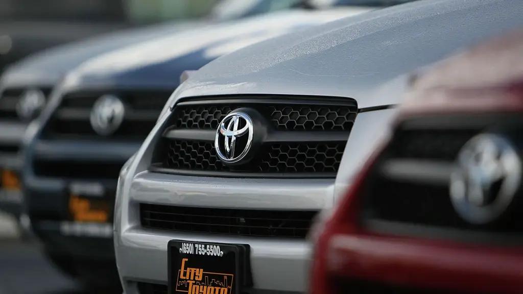 Депутат предложил снизить таможенные пошлины на ввоз авто