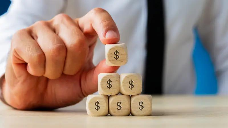 С начала года в КР от финансовых пирамид пострадали более 130 граждан