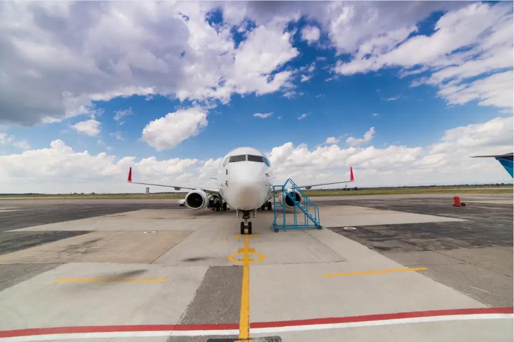 В КР с региональными рейсами снизились цены на авиабилеты