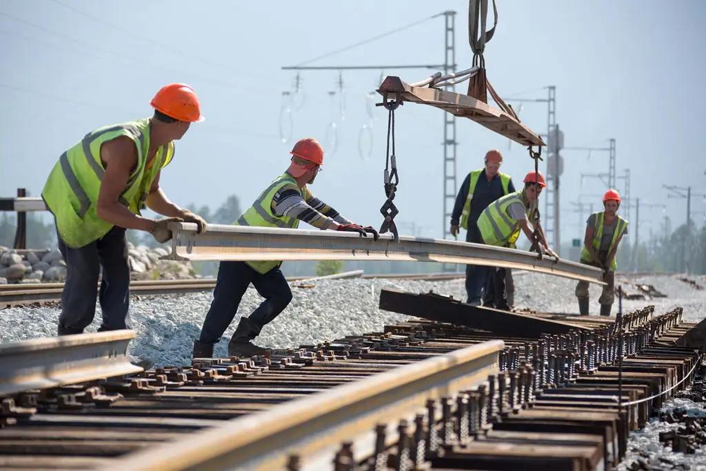 Собственными силами построено 4 км ж/д Балыкчы — Кочкор — Сакиев