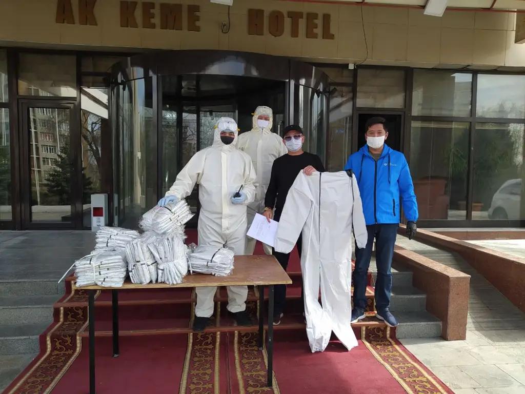 Банк «Бай-Тушум» передал средства индивидуальной защиты медработникам