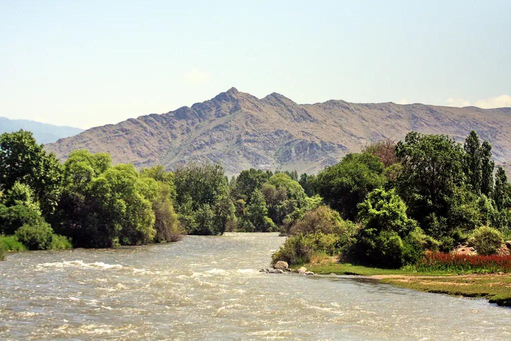 Казахстан просит воду у Кыргызстана