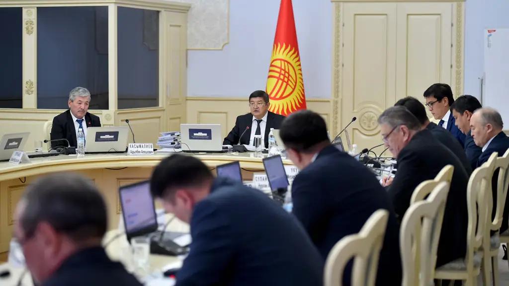 Кабмин упрощает систему выдачи вида на жительство иностранцам