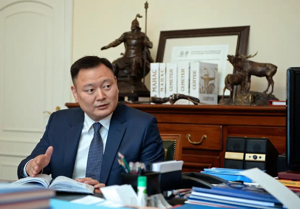 Интерпол обвинил жену и детей Зилалиева в отмывании денег