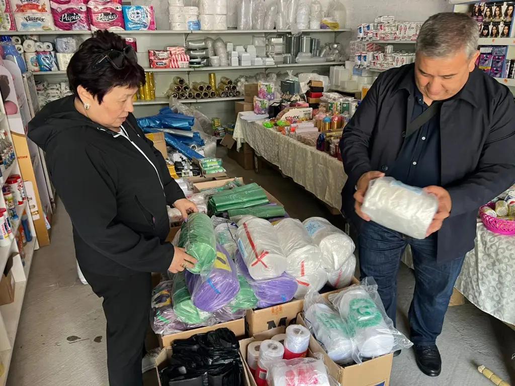 Антимонополия усилила борьбу с пластиковыми пакетами в Иссык-Кульской области