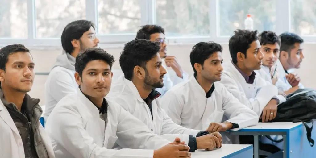 Число пакистанских студентов в вузах Кыргызстана выросло до 32%