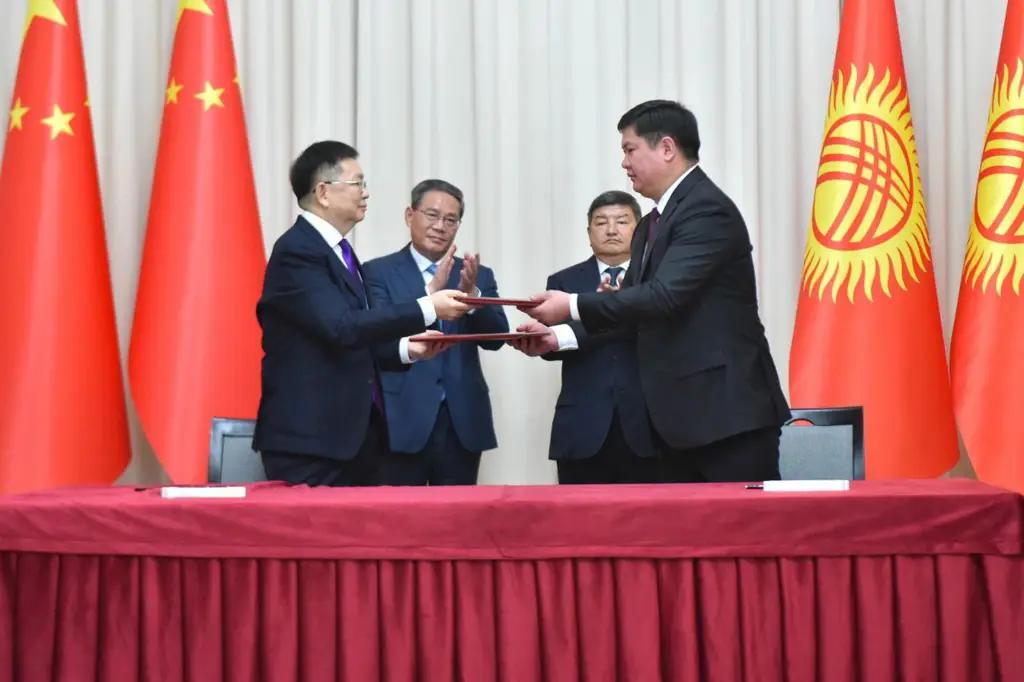 КР и КНР подписали Меморандум о цифровом сотрудничестве