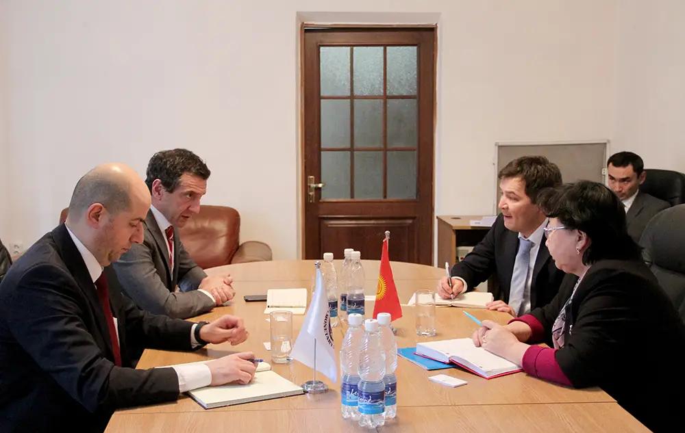 Министр финансов КР встретилась с представителем МВФ