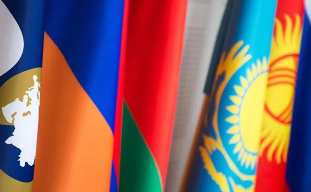 ЕАЭС и БРИКС проработают создание универсальной платежной системы