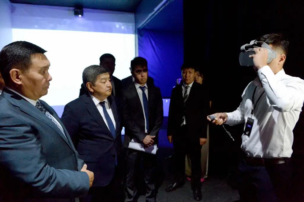 «Мы заинтересованы в скорейшем развитии 5G» — Акылбек Жапаров