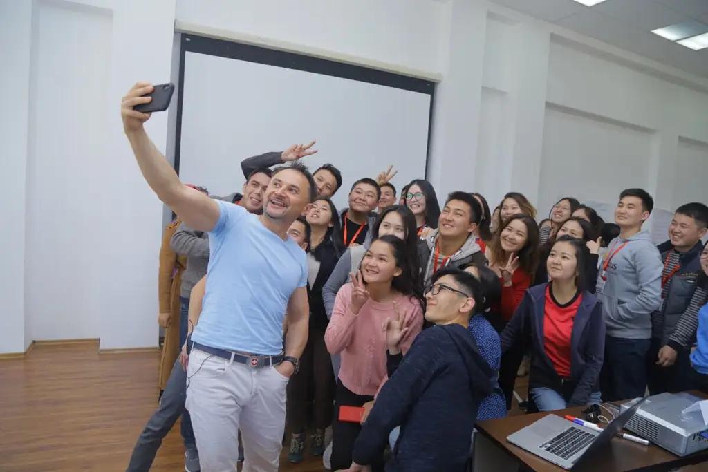 Участники программы лидерства ProKG познакомятся с профессионалами КР