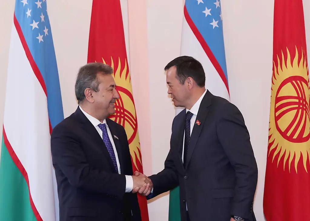 Кыргызстан и Узбекистан обсуждают создание единого визового режима в ЦА