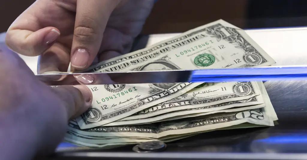 Приток денежных переводов в январе сократился на $35.3 млн