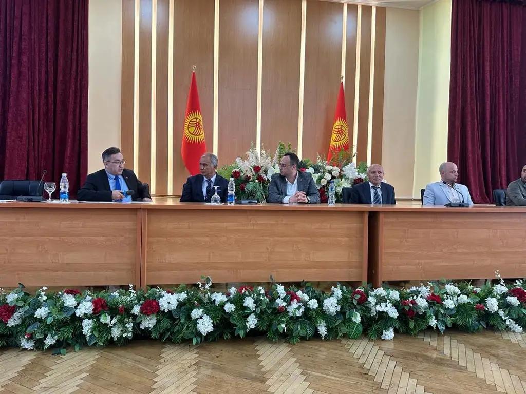 В четырех областях КР проводят семинары по интенсивному садоводству