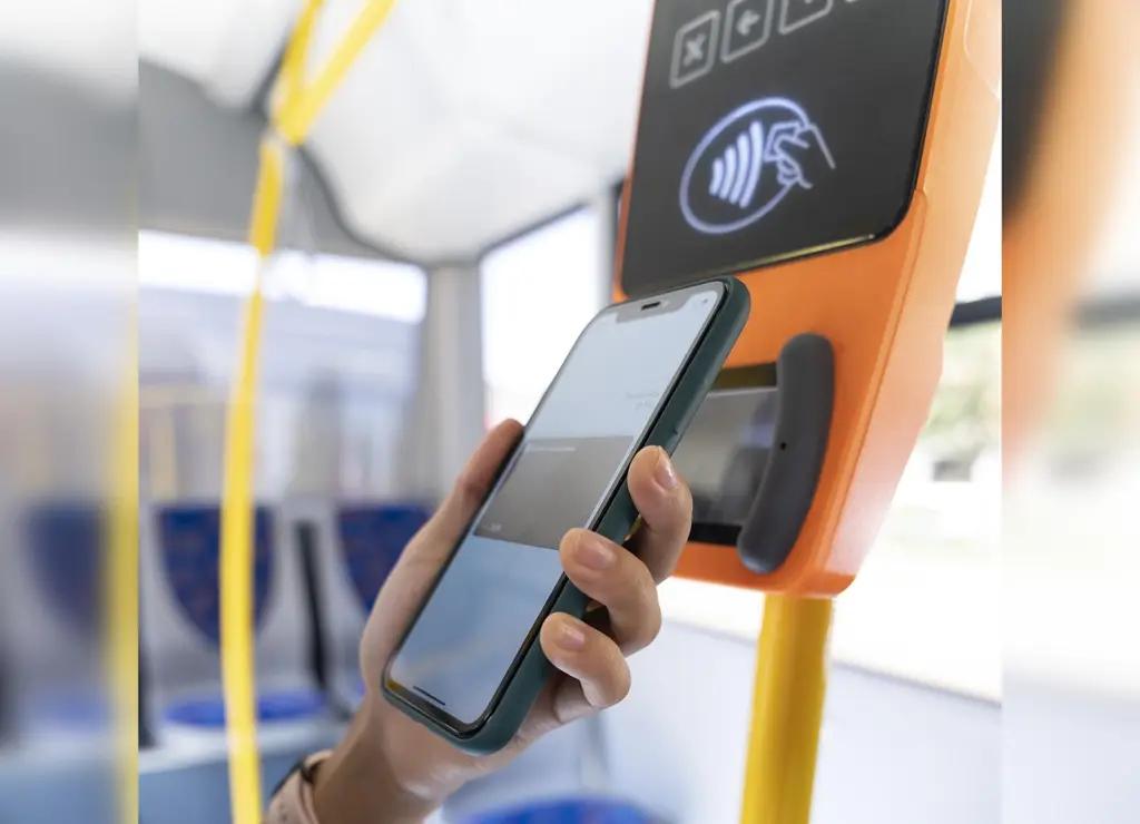 С 20 августа оплатить проезд можно будет виртуальной картой NFC