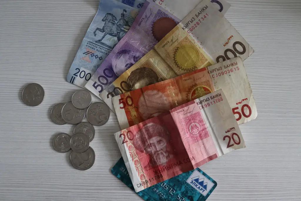 В КР прожиточный минимум составил 4.7 тысячи сомов