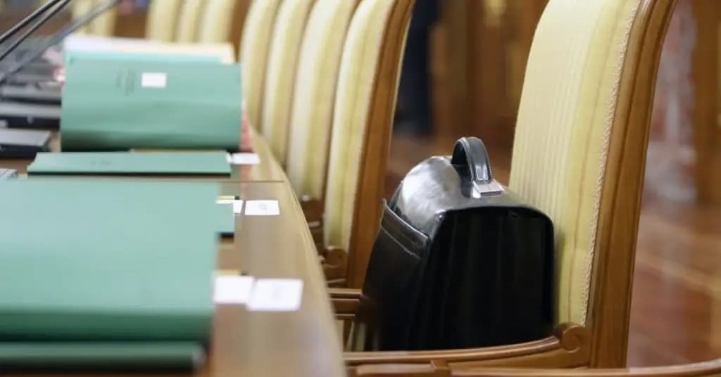 Премьер сменил руководство в Соцфонде