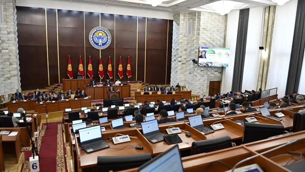 Пострадавшим баткенцам списали 250 кредитов — кабмин