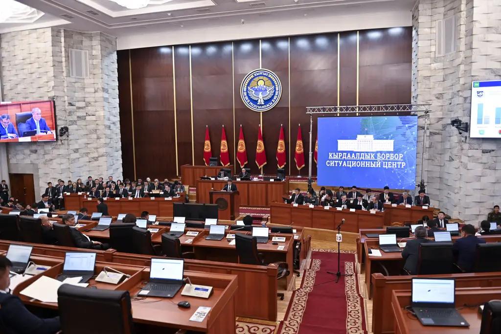 Жогорку Кенеш закупит компьютеры почти на 8 млн сомов