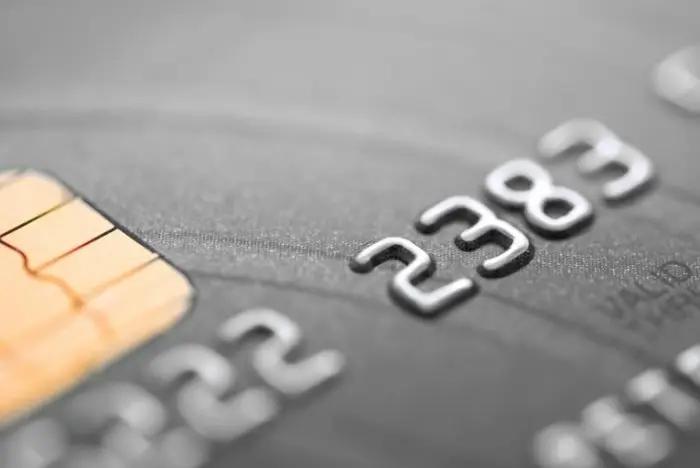 РФ усилит контроль по снятию наличных с карт иностранных банков