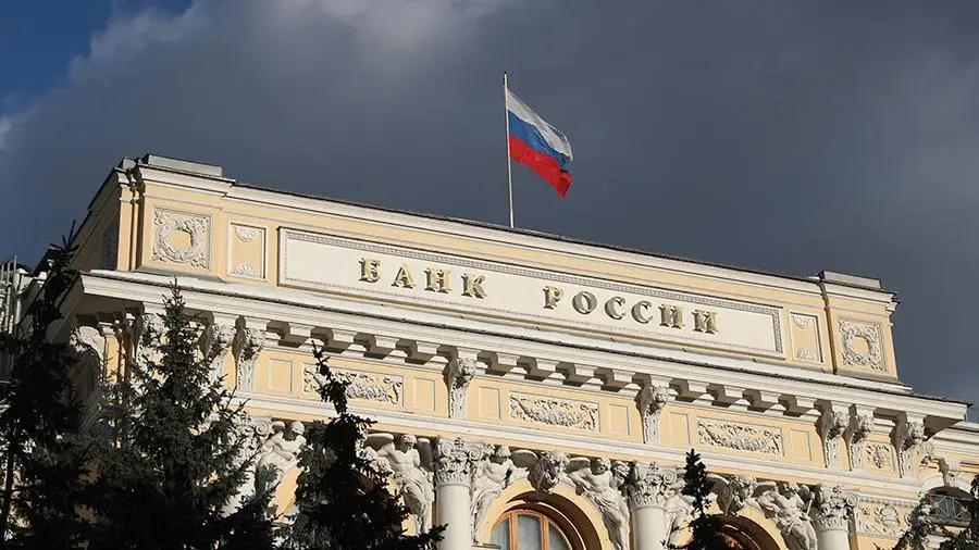 Официальный курс доллара в РФ вернулся к показателю ноября 2021 года