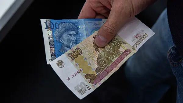 Рубль просел к сому еще почти на 9%