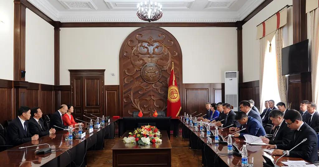 КР просит ускорить подписание протоколов об экспорте мяса, молока и рыбы в Китай