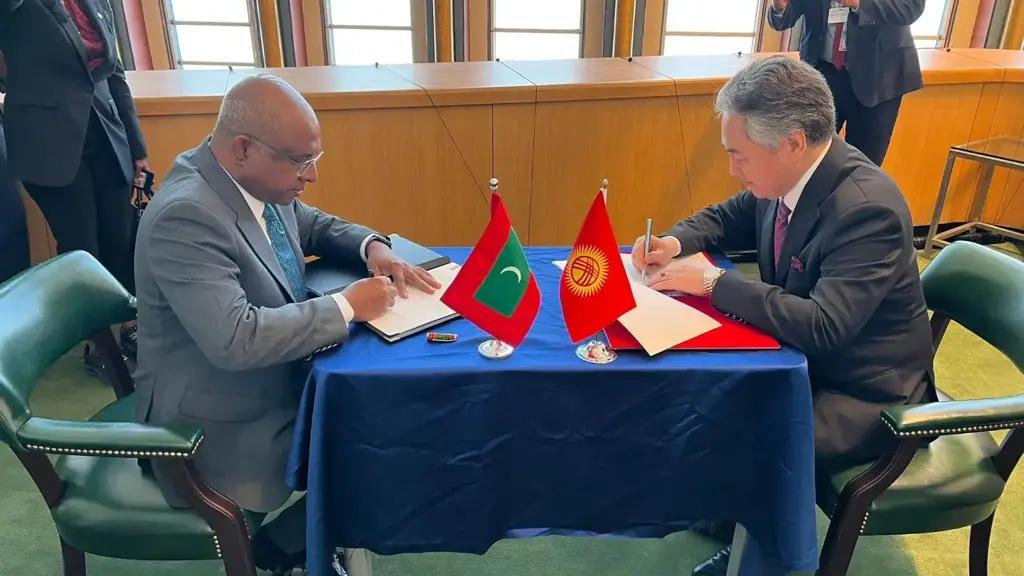 Кыргызстан и Мальдивы подписали соглашение о безвизовом режиме