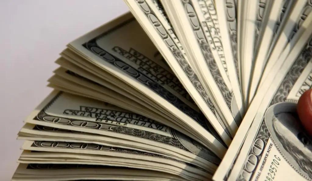 Кыргызстан в 2022 году займет у доноров треть миллиарда долларов США