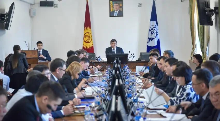 Азиз Суракматов поручил ускорить процесс цифровизации в больницах