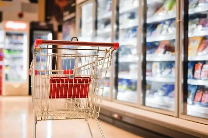 Более 43% опрошенных кыргызстанцев ожидают ускорения роста цен