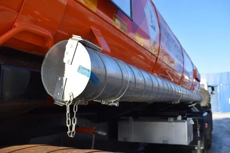 Кыргызстан закупит у России 1.1 млн тонн ГСМ без пошлин