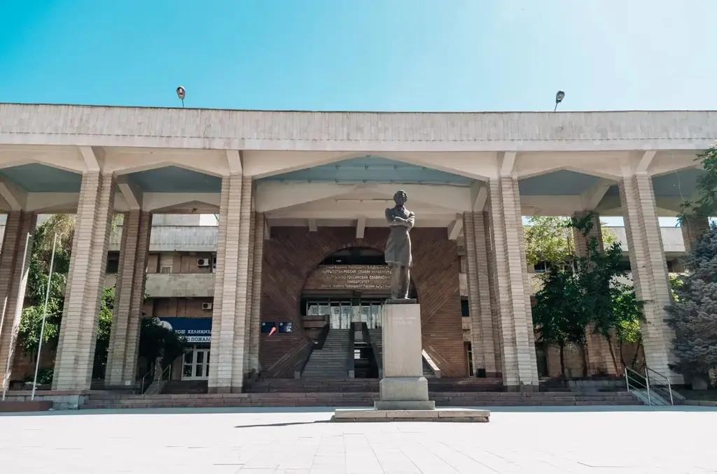 Сотрудники КРСУ уличены в незаконных поборах со студентов. Они уволены