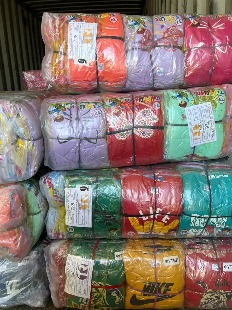Таможенники нашли склад с контрабандной детской одеждой