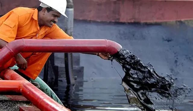 Отмена санкций увеличила нефтяную выручку Ирана почти в два раза