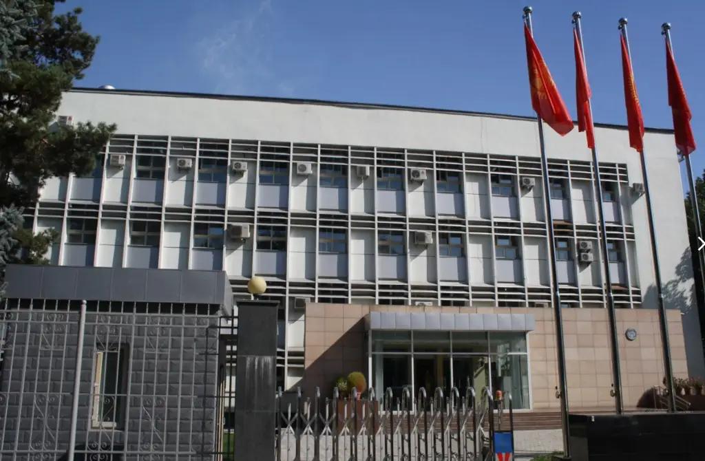 Представительство МИДа пояснило, зачем им 10 чугунные ванны и прочее