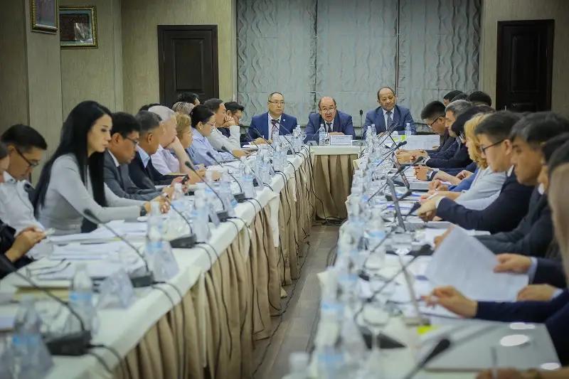НБ КР обсудил с представителями финансового сектора работу банков