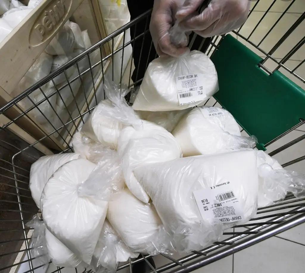 Антимонопольная служба пересмотрела розничные цены на сахар